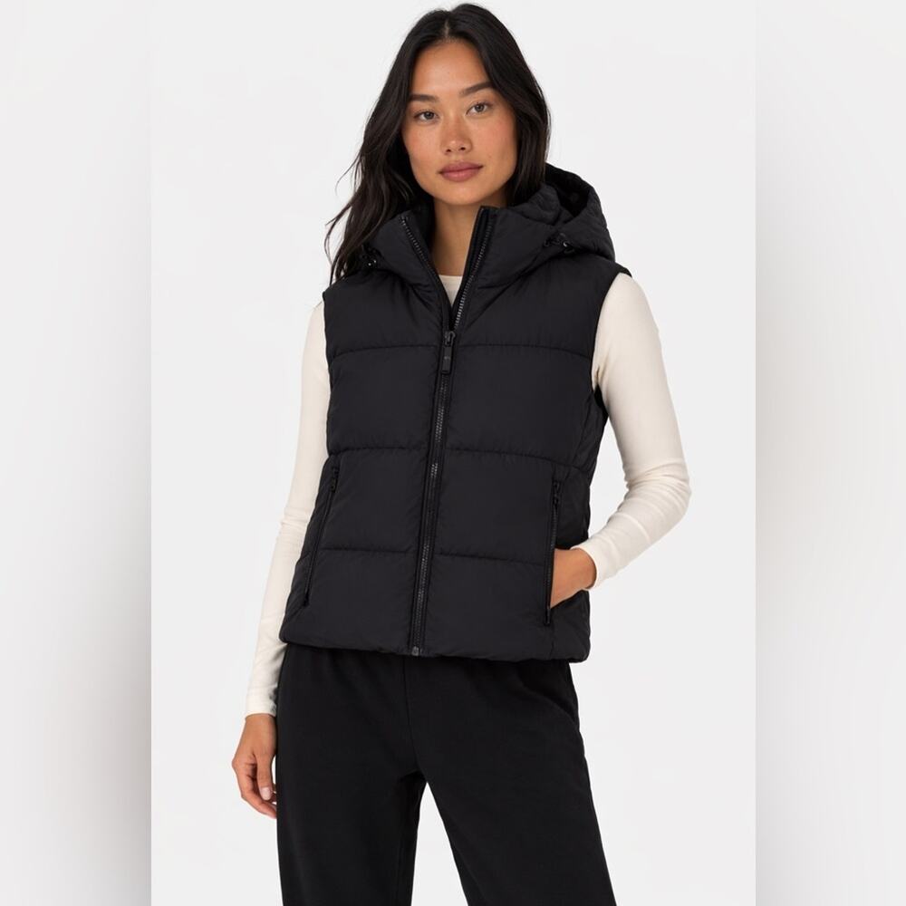 Vuori Alta Down Vest in Black S